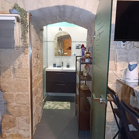Apartment Unique White Stone
