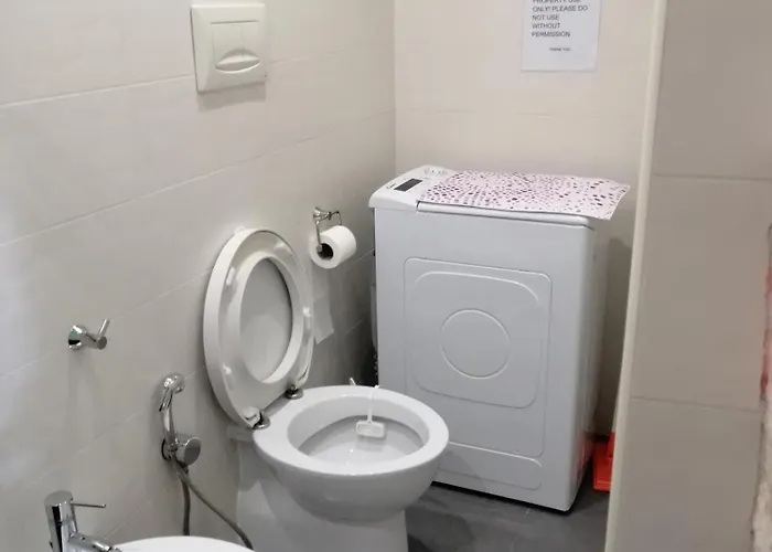 Unique White Stone 아파트