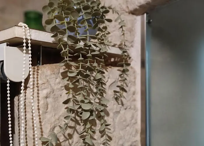 아파트 Unique White Stone 지오비나조