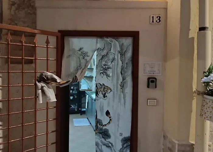 Unique White Stone 焦维纳佐