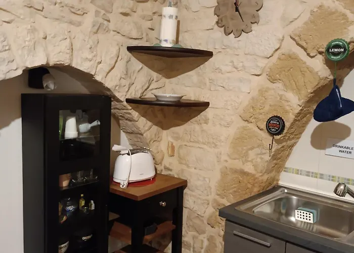 公寓 Unique White Stone