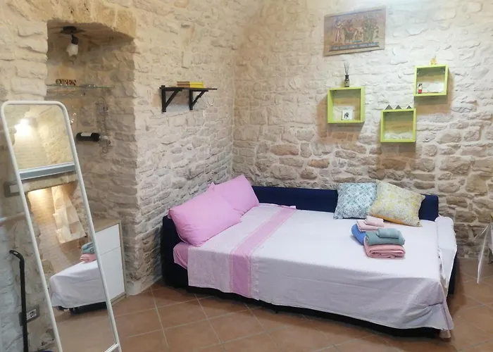 Unique White Stone 아파트